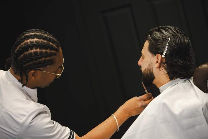 Entretien et taille précise de la barbe